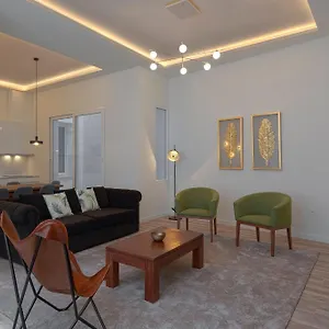 Fresh Velazquez Apartment